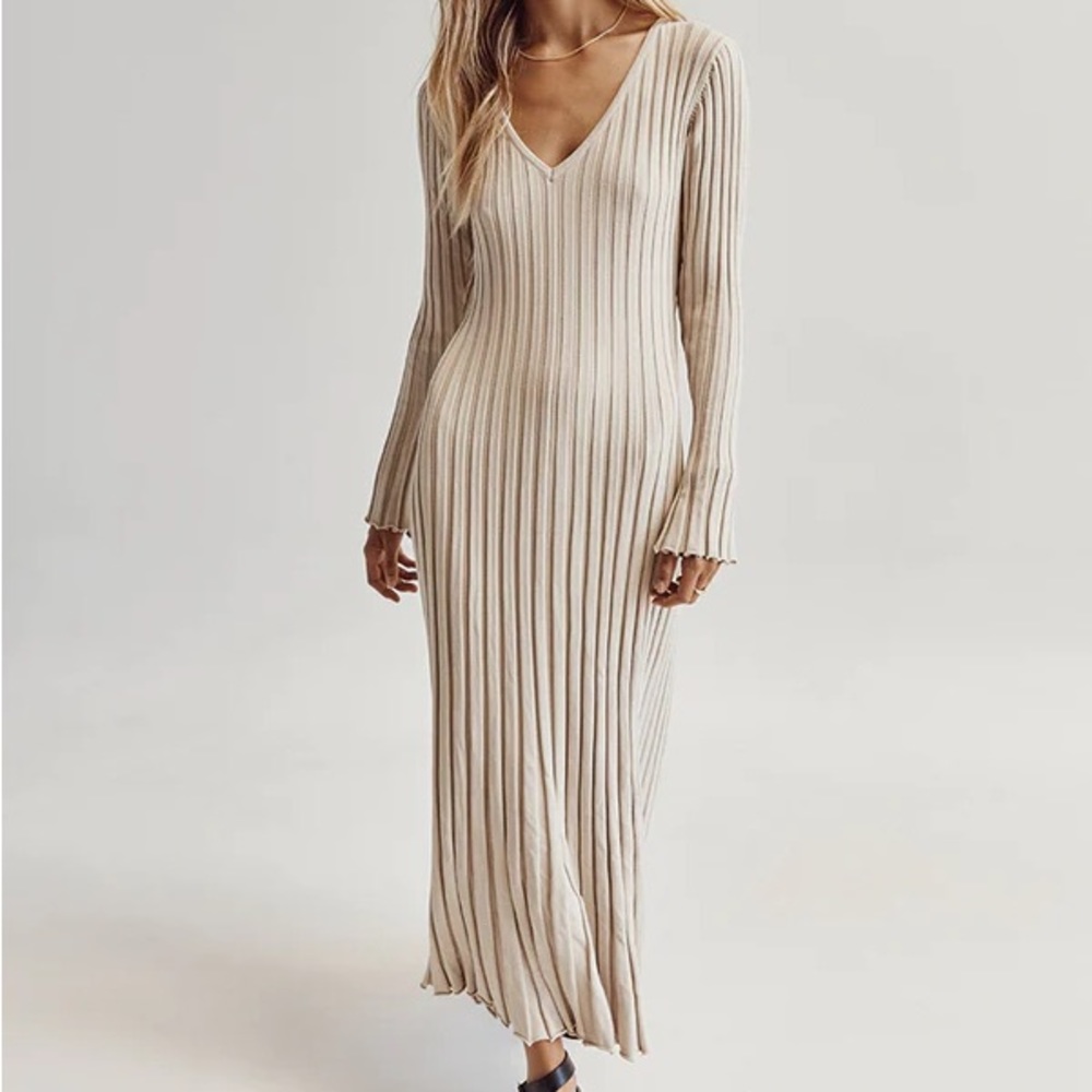 REIGN STONE SLEEVED KNIT MIDI DRESS (SMALL)